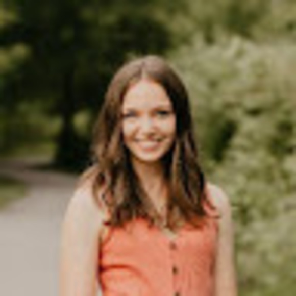 Meet your Posher, Emily - Picture 1 of 1